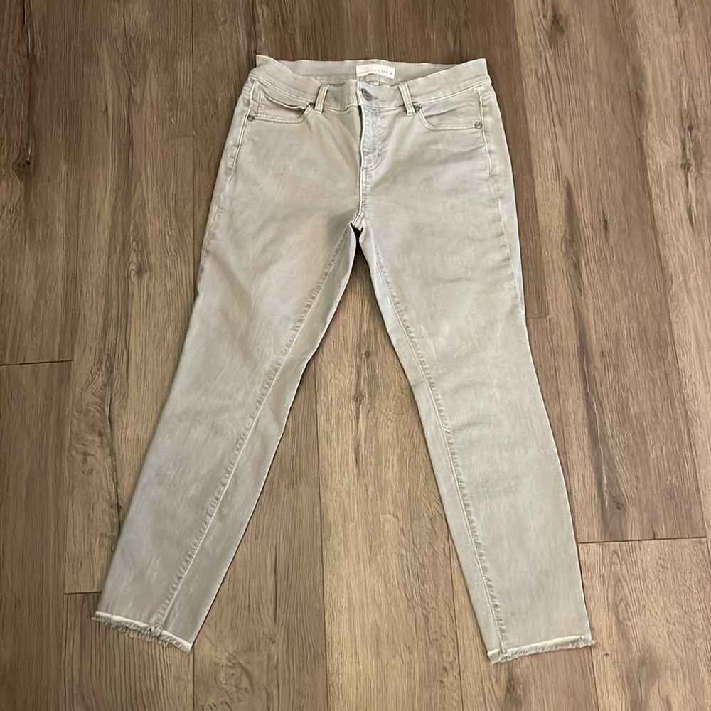 Beige Women's Skinny Jeans
